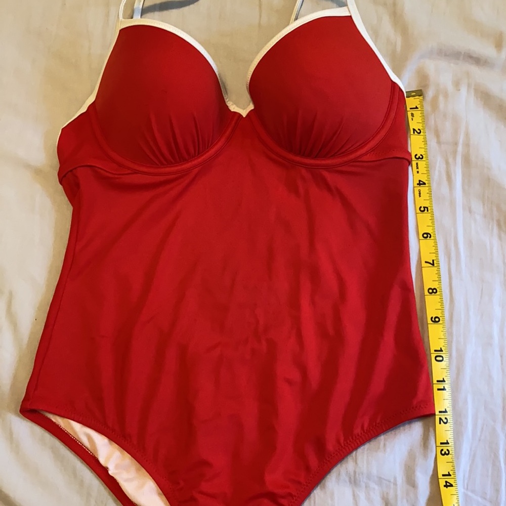 Red one piece - Picture 7 of 8